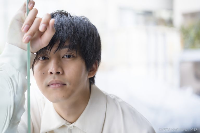 松坂桃李さんが「濡れ場」で表現したかったこと（インタビュー／前編）