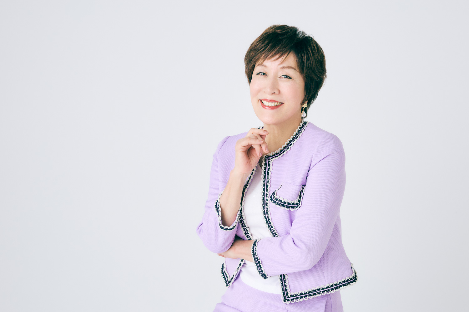 高畑淳子インタビュー 上半身ポートレート